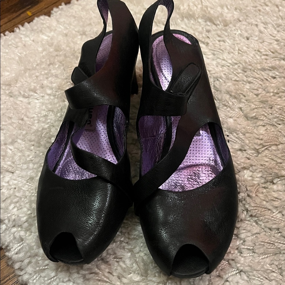 TSUBO - WOMENS BOLEYN SHOES IN BLACK / PANSY $130 Retail - Picture 4 of 5